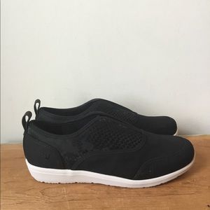 Vionic Magnolia Denver Walking Shoe/Sneaker WIDE